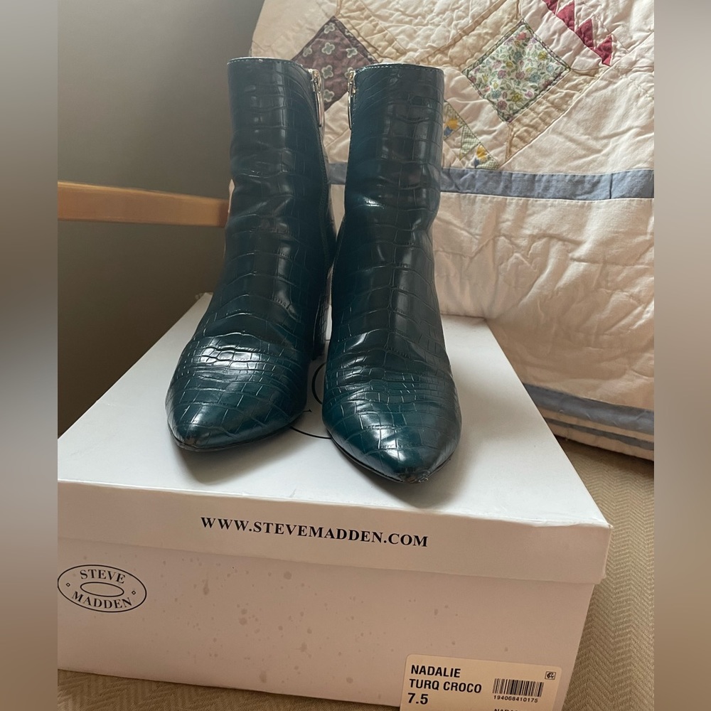 Steve Madden Nadalie boots